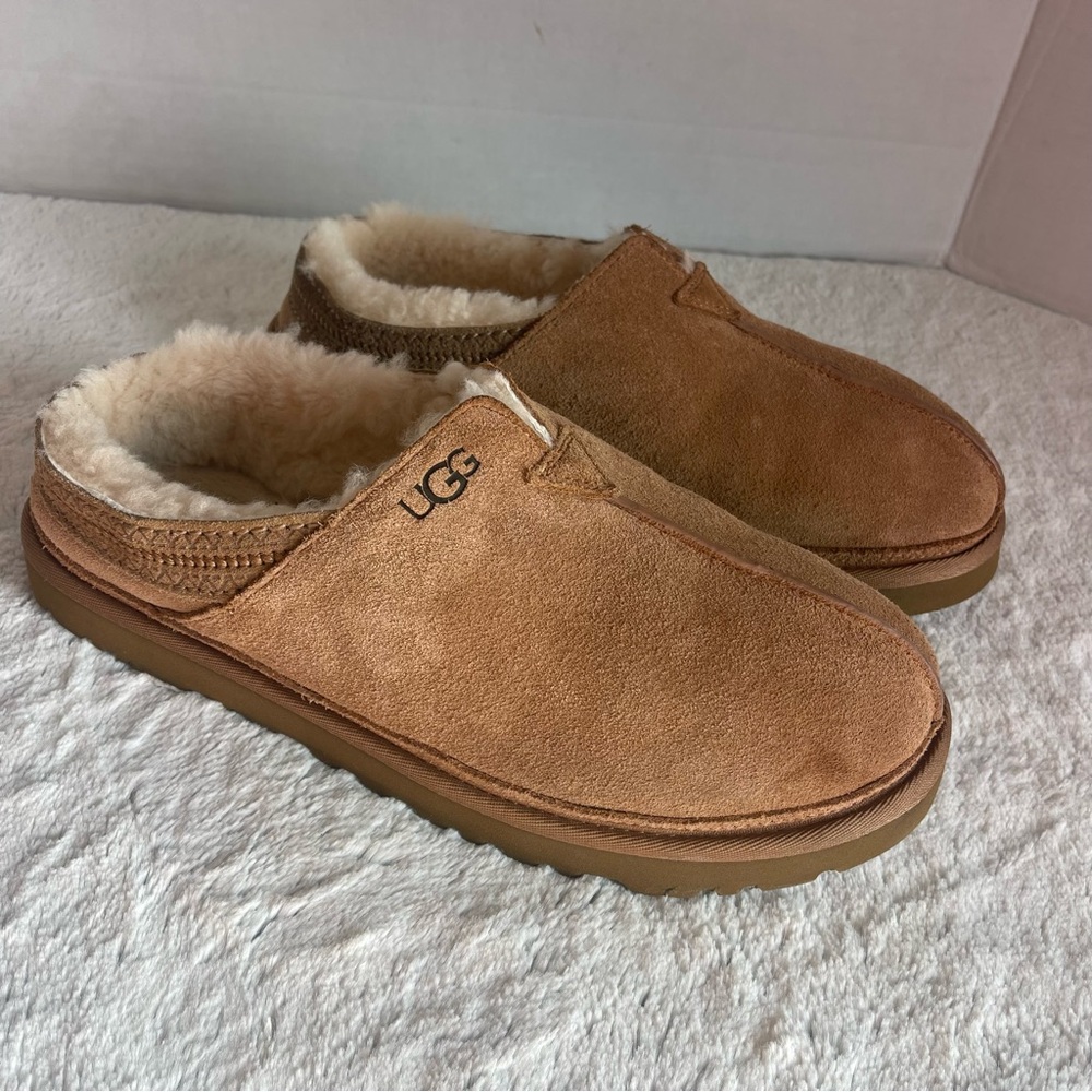UGG Men's Tan Suede Slippers